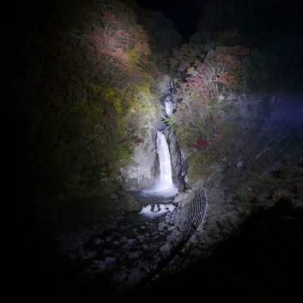 赤水の滝ライトアップ (2)