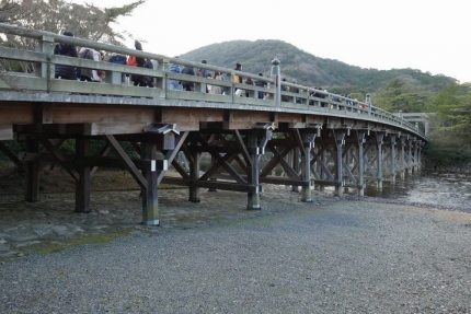 五十鈴川に掛かる宇治橋