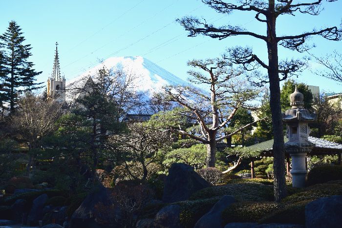 113-式場ホテル庭園からの富士山