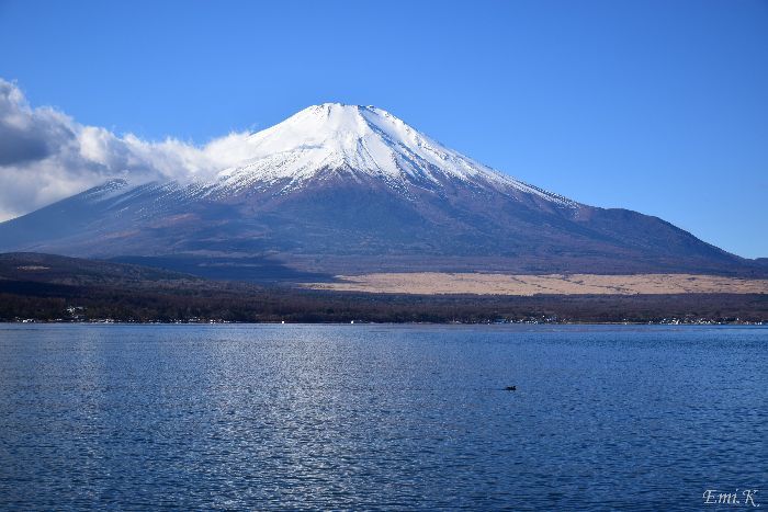 137-Emi-山中湖畔からの富士山