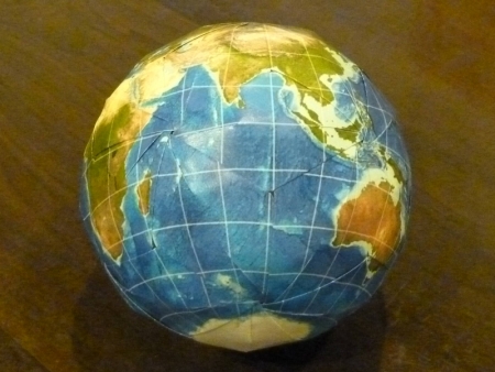 ORIGAMI EARTH (GLOBE)