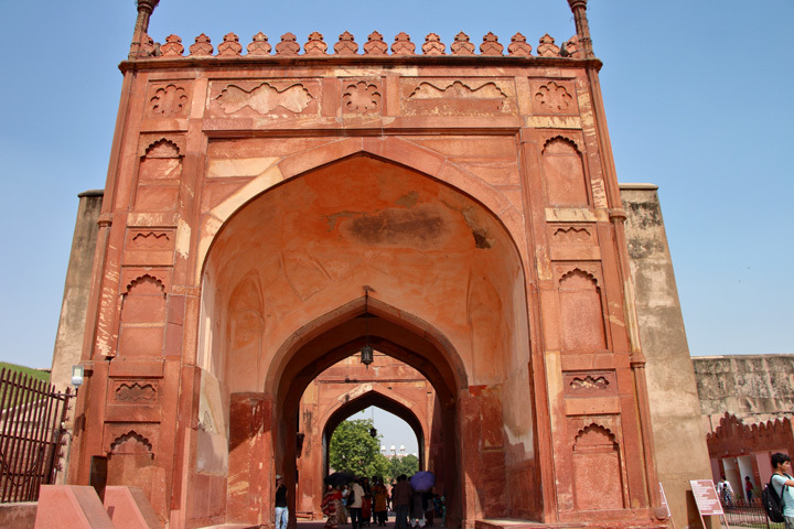 161010_Agra-Fort_Gate.jpg