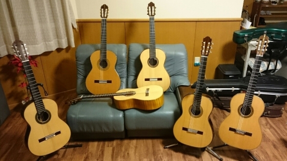 Guitars_in_Fukuoka.jpg
