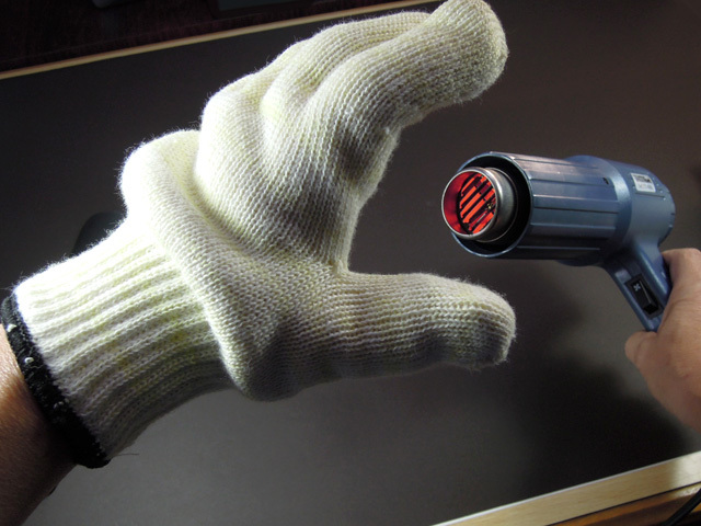 耐熱グローブ　耐熱温度350℃！ヒートガンの熱を直接耐熱グローブにあてても、ある程度でしたらいけます。