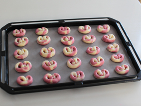 型なし　ピンクのマーブル　ハートのクッキー　レシピ