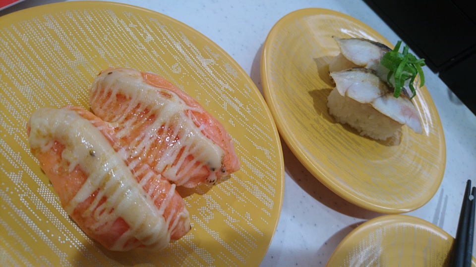 かっぱ寿司サーモンチーズマヨ直火炙りとろ〆さば直火炙り