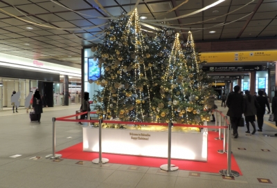 金沢駅にクリスマス